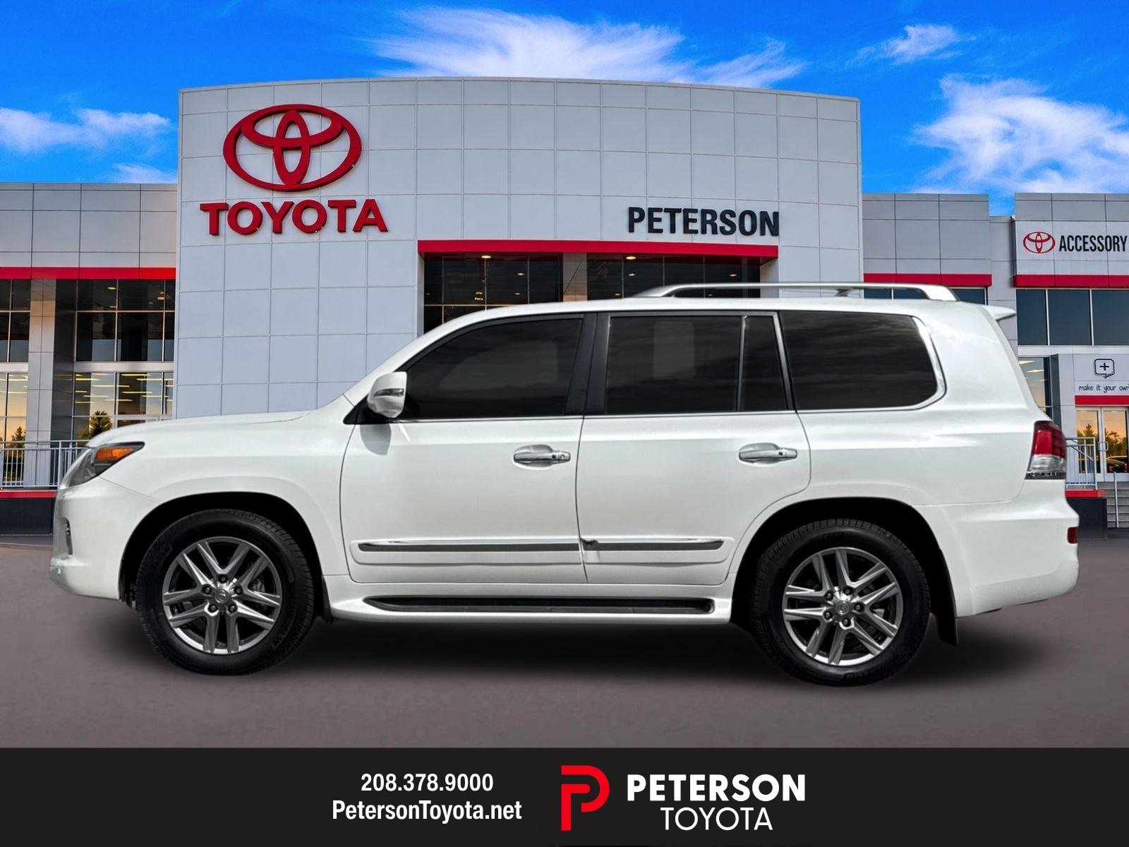 Used 2013  Lexus 570 image 6