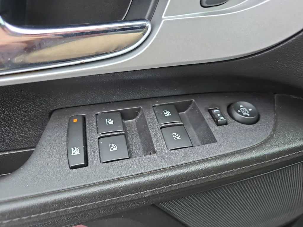 Used 2016 TUNGSTEN METALLIC Chevrolet LT image 30