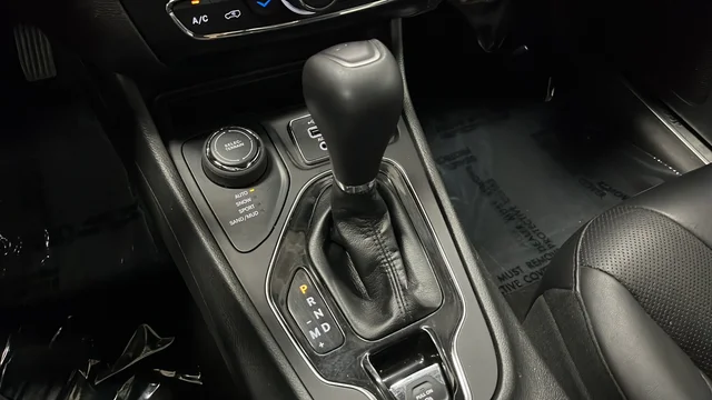 Used 2021 Sting-Gray Clearcoat Jeep Limited image 22