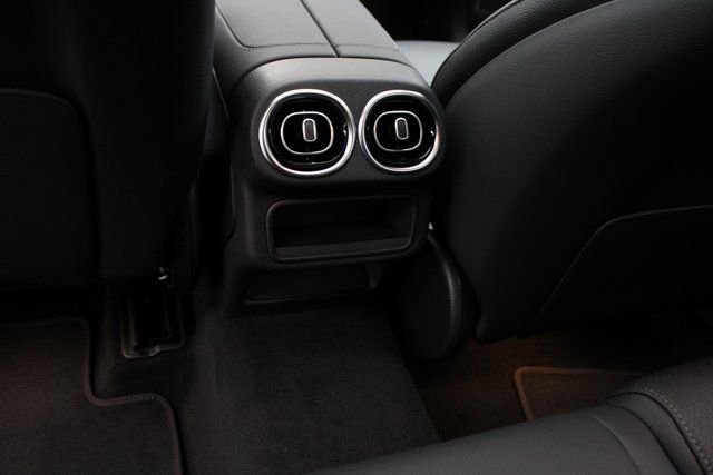 New 2026 Black Mercedes-Benz GLC 300 image 33