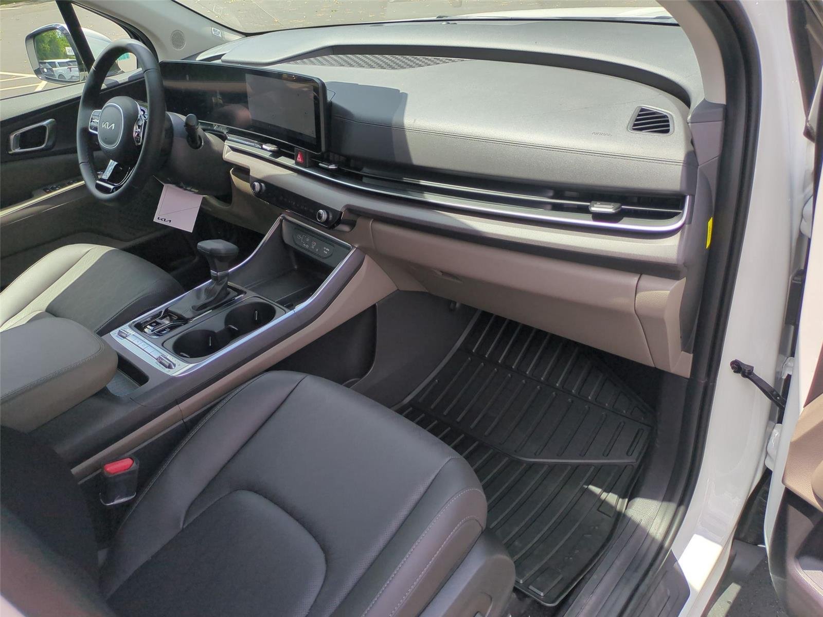New 2026 Snow White Pearl Kia SX image 42