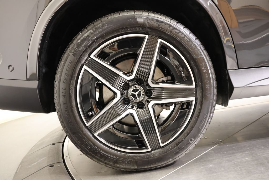 Used 2027  Mercedes-Benz GLC 300 image 13