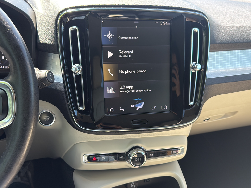 Used 2021 Blue Volvo Momentum image 8
