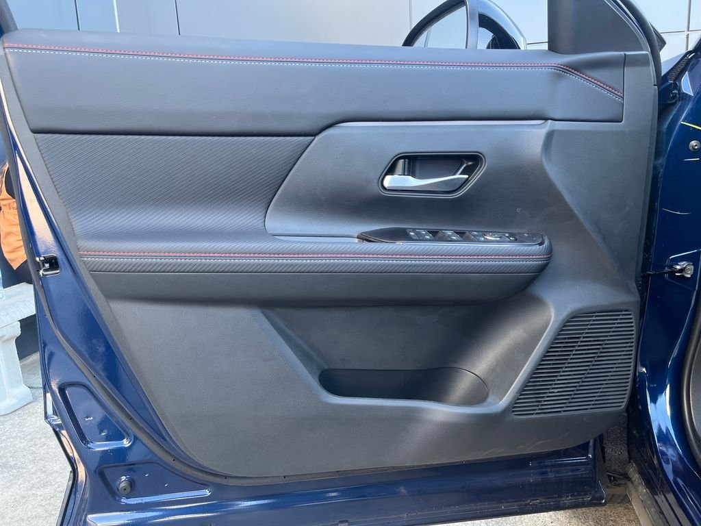 New 2026 Deep Blue Pearl Nissan SR image 11