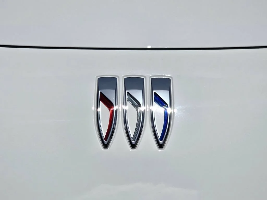 New 2026 Summit White Buick Sport Touring image 32