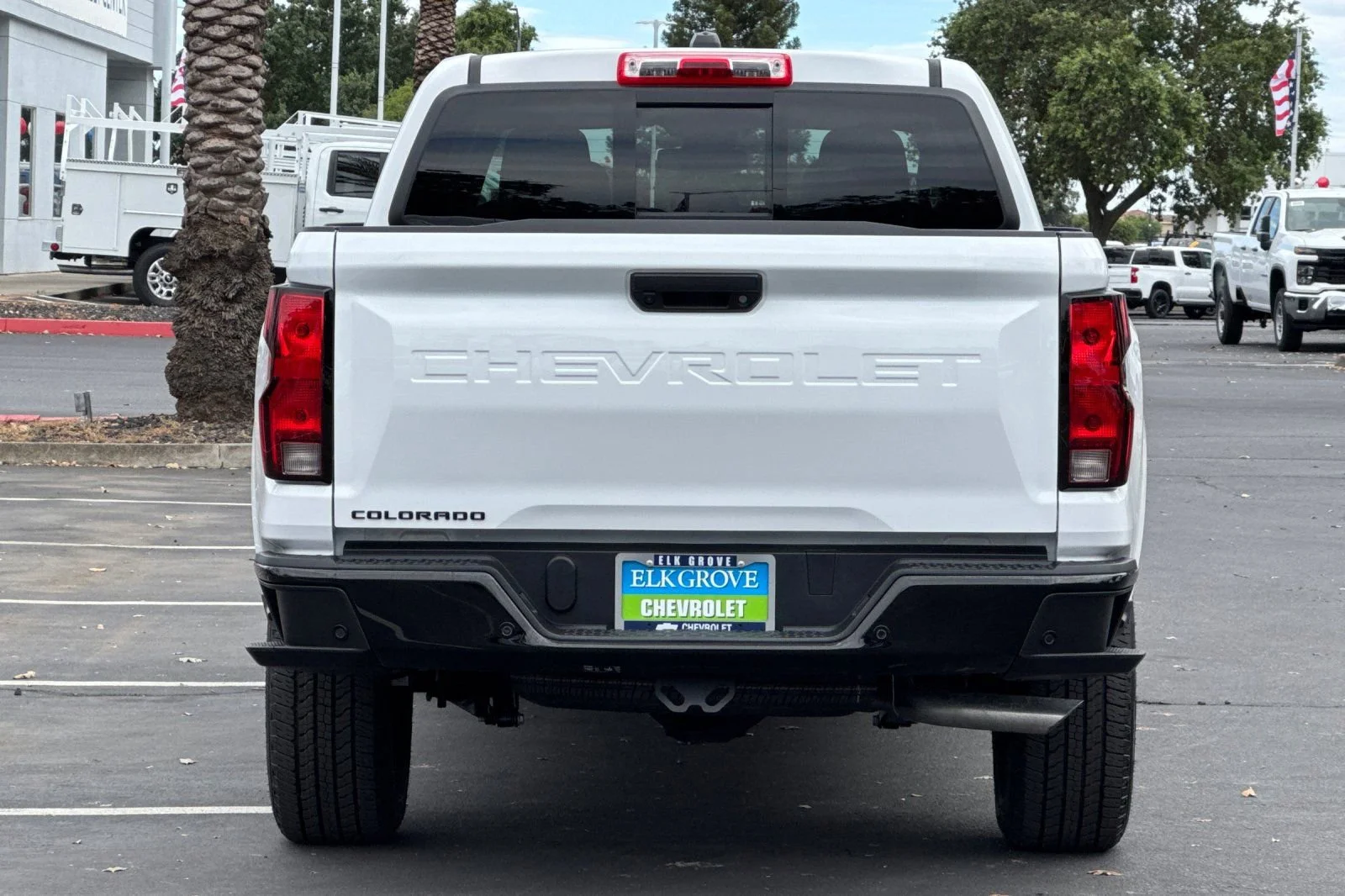 New 2026 Summit White Chevrolet WT image 4