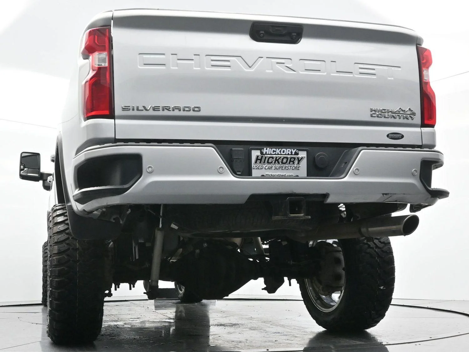 Used 2020 Silver Ice Metallic Chevrolet High Country image 51