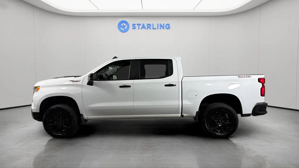 Used 2025 Summit White Chevrolet LT Trail Boss image 3