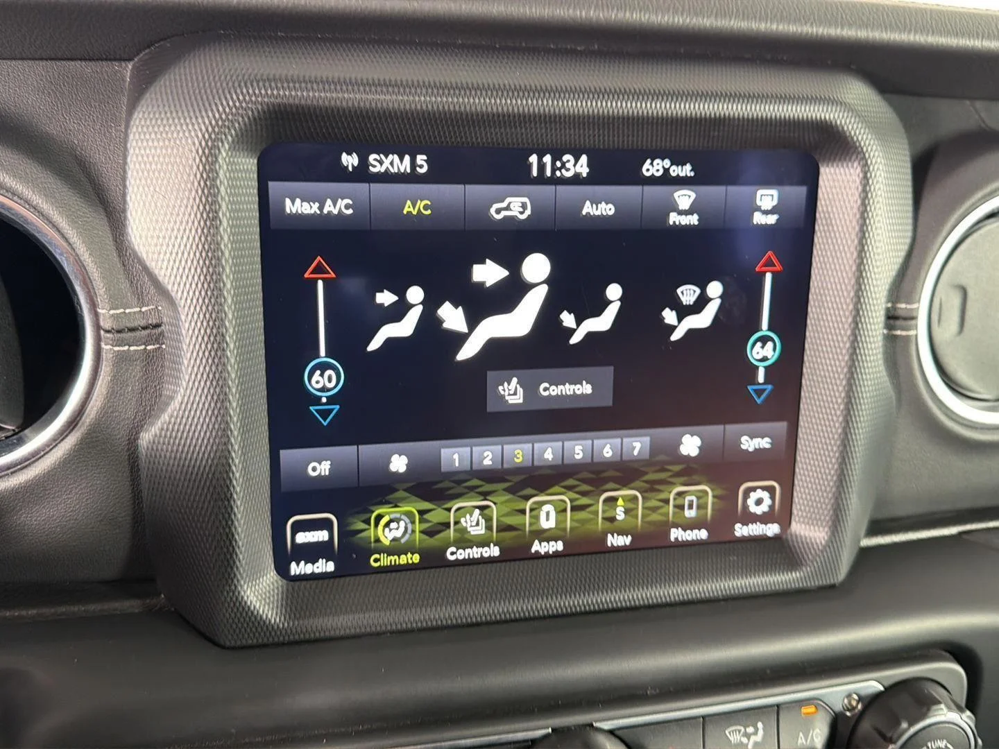 Used 2022 High Velocity Clearcoat Jeep Unlimited Sahara image 31