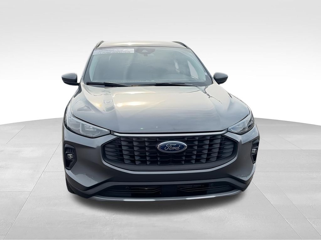 Used 2025  Ford Platinum image 3