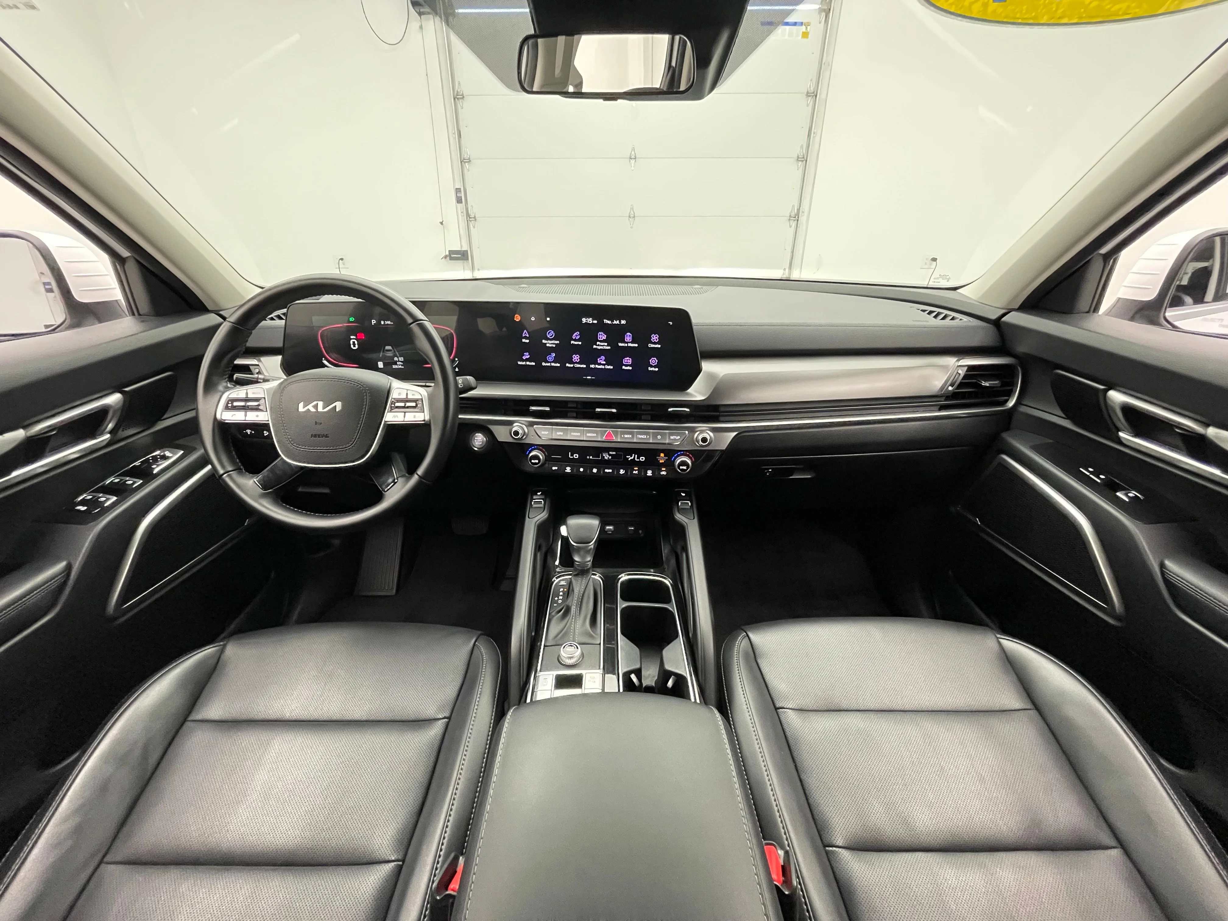 Used 2024 Glacial White Pearl Kia S image 3