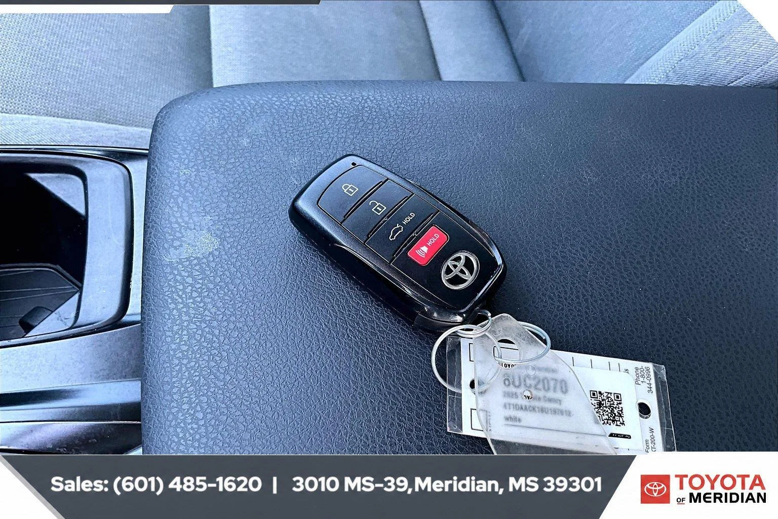 Used 2025 Ice Cap Toyota LE image 9