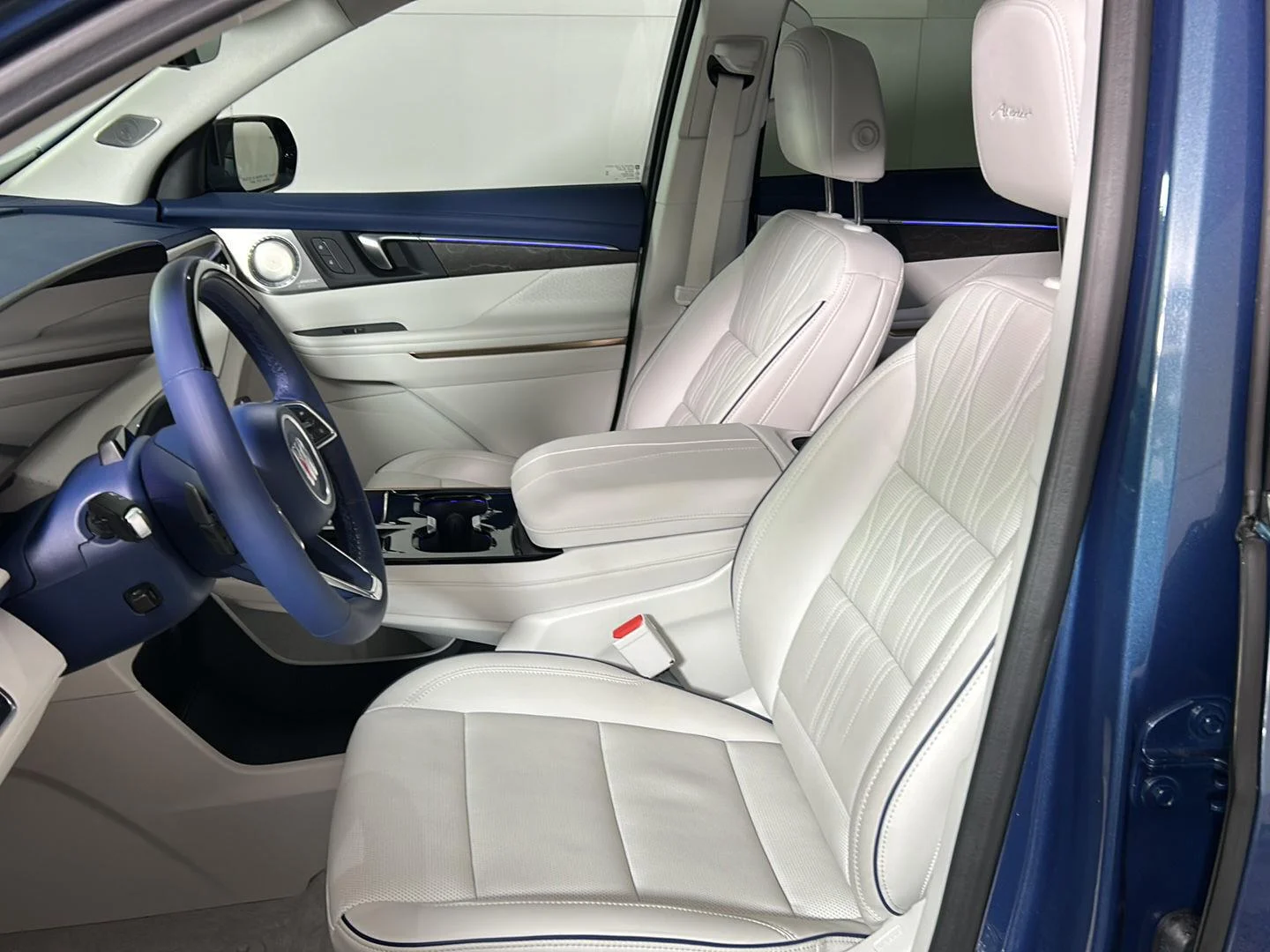 Used 2025 Ocean Blue Metallic Buick Avenir image 15