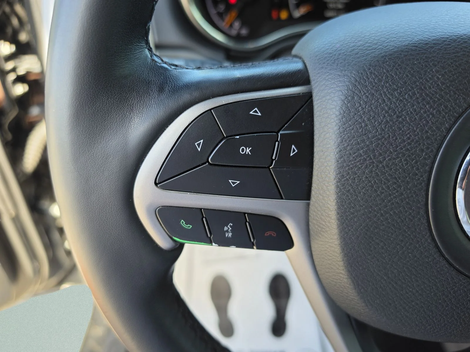 Used 2022 Black Jeep Laredo X image 35
