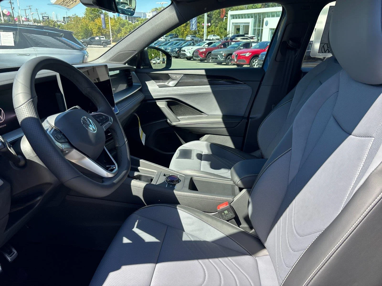 New 2026 Monterey Blue w/Deep Black Roof Volkswagen SE R-Line Black image 14