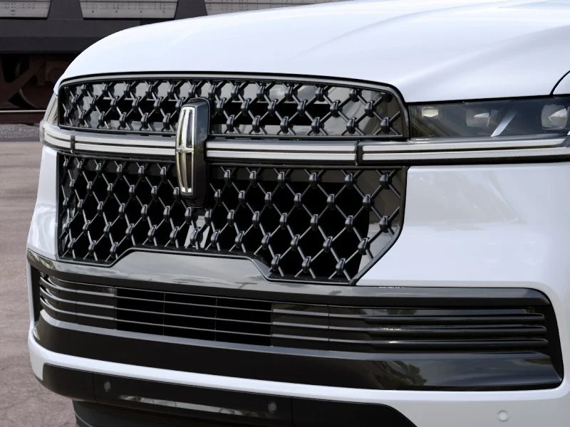New 2027 Pristine White Metallic Tri-Coat Lincoln Reserve image 17
