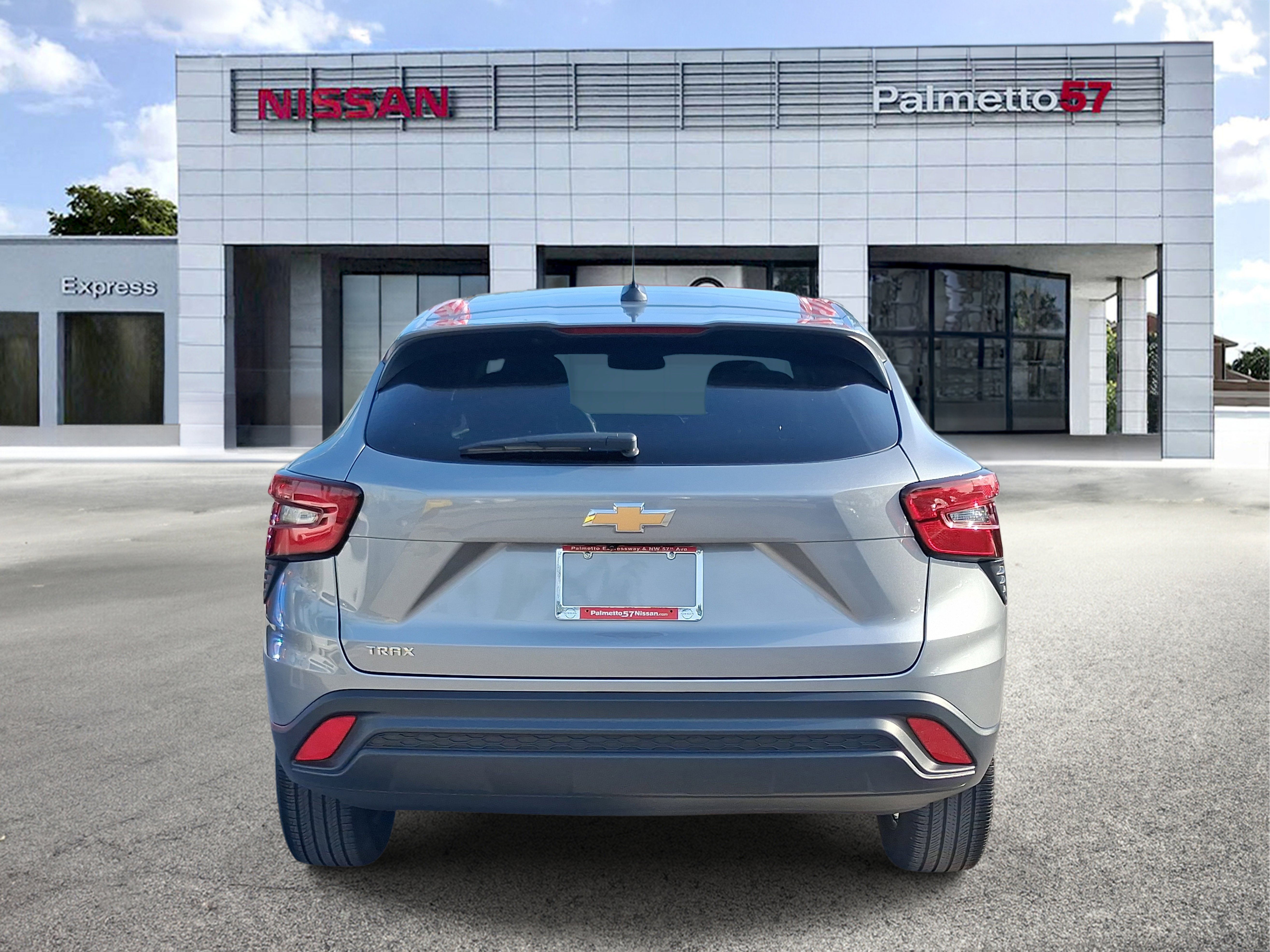 Used 2025 Gray Chevrolet LS image 5