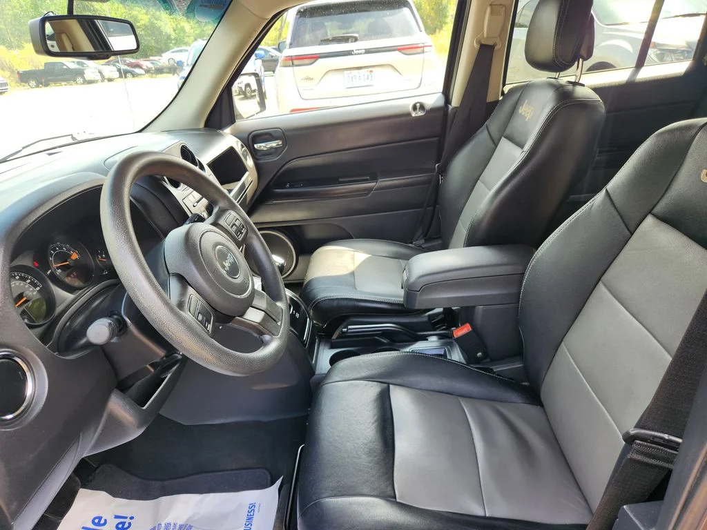 Used 2015 Gray Jeep Sport image 20