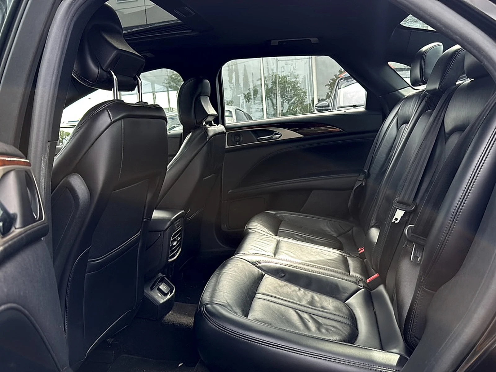 Used 2019 Infinite Black Metallic Lincoln Reserve II image 6
