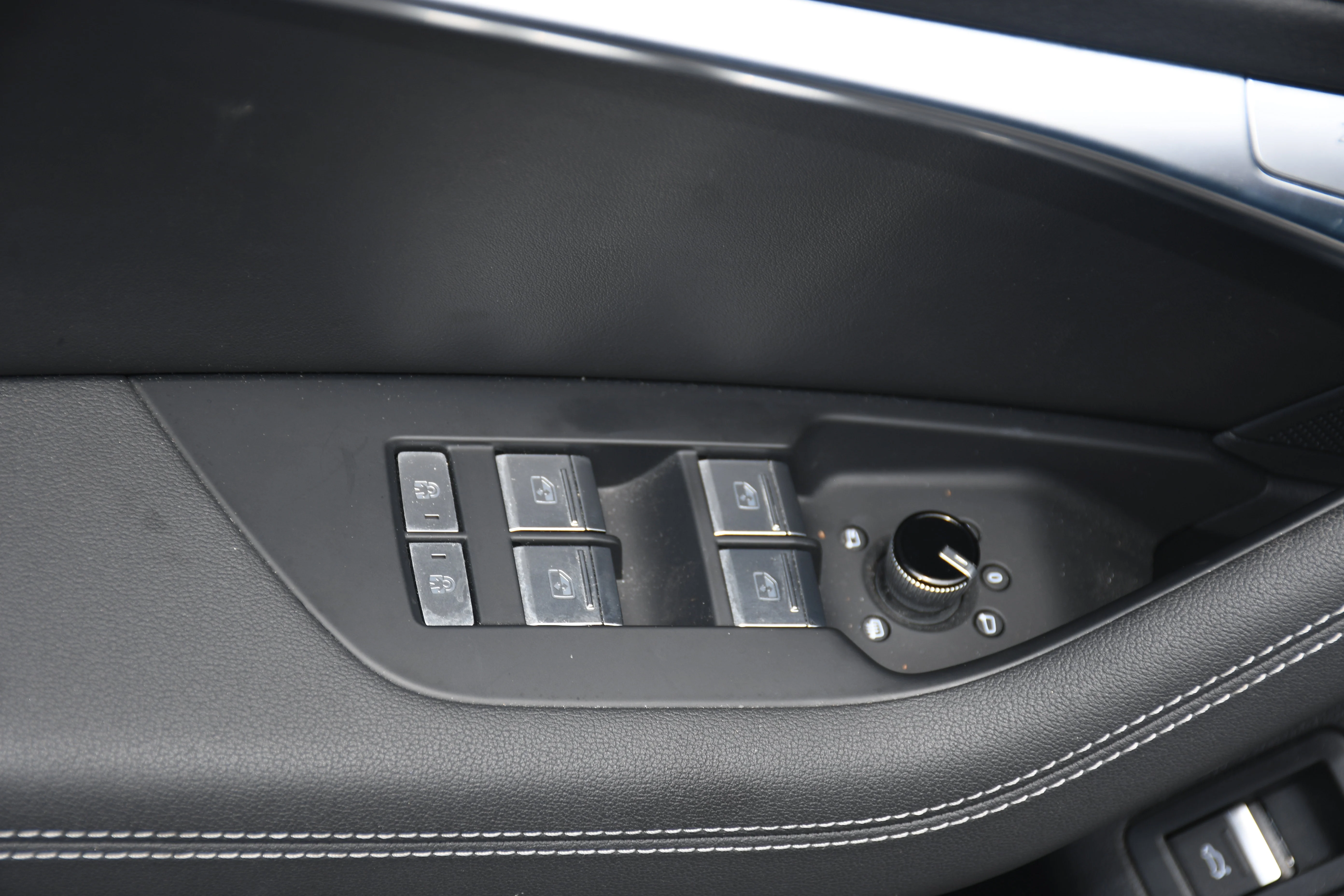 Used 2021 Gray Audi Premium Plus image 10