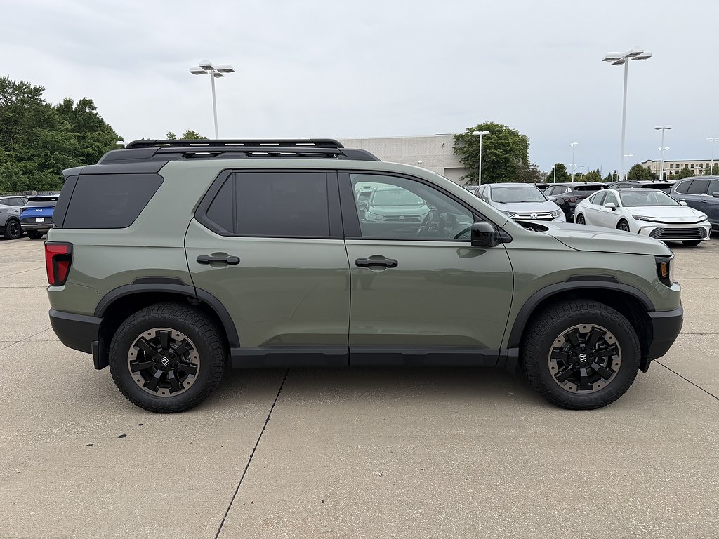 Certified Used 2026 Ash Green Metallic Honda TrailSport Elite image 3