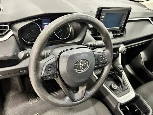 Used 2022  Toyota XLE image 16