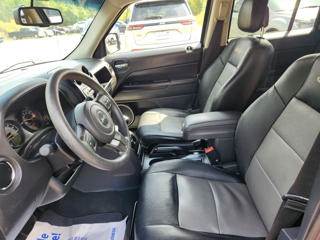 Used 2015 Gray Jeep Sport image 20