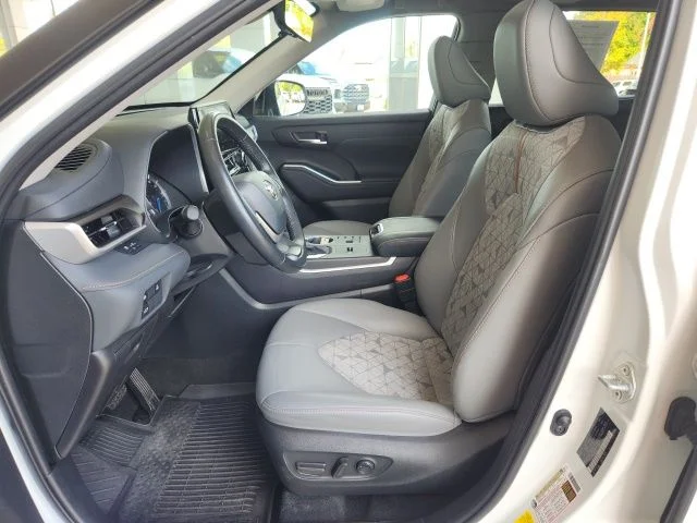 Used 2023 Beige Toyota Bronze Edition image 18