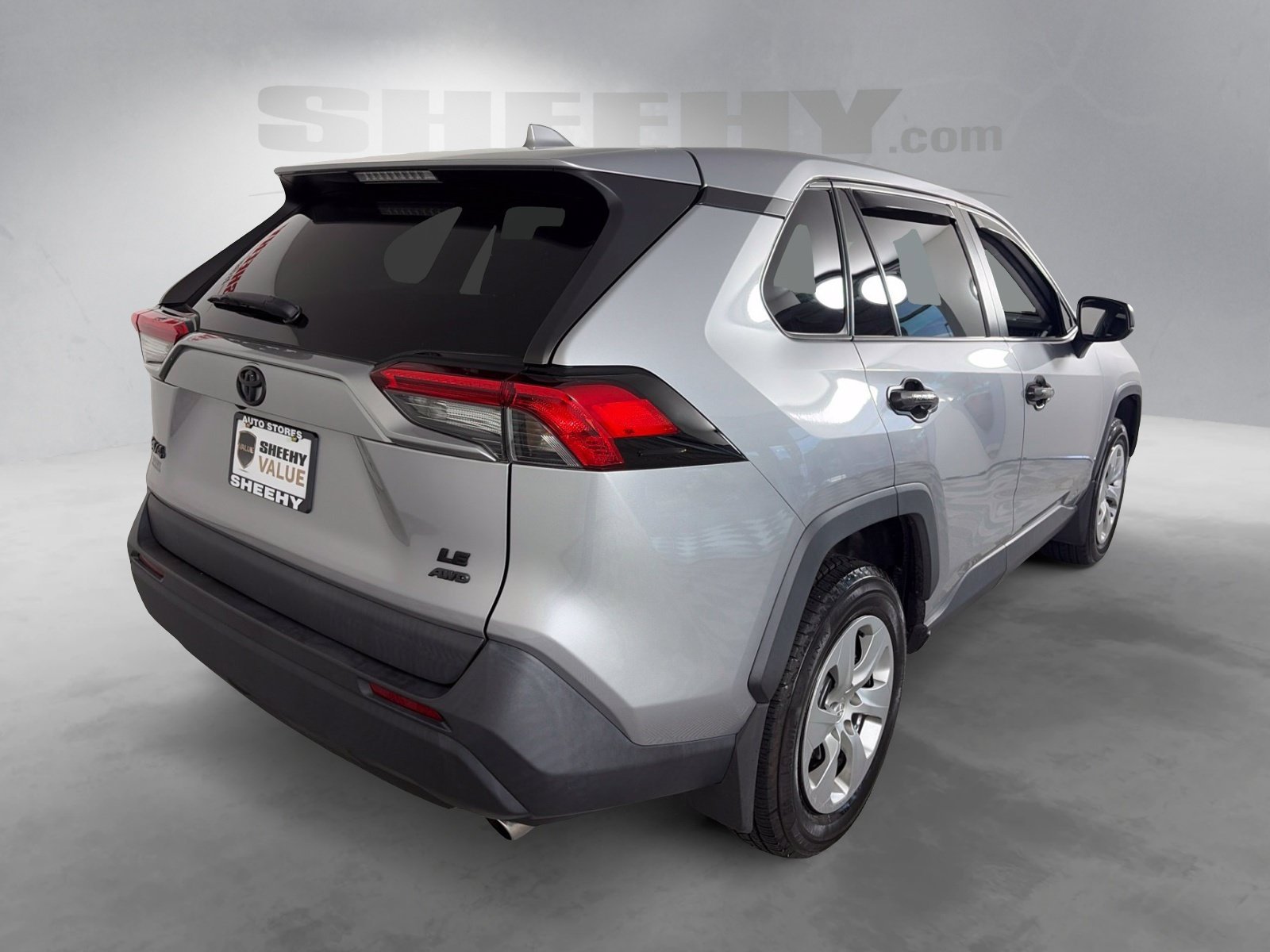 Used 2022 Silver Toyota LE image 13