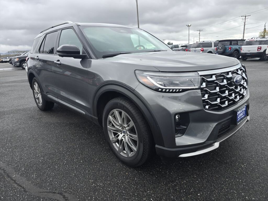 Used 2025 Gray Metallic Ford Platinum image 3