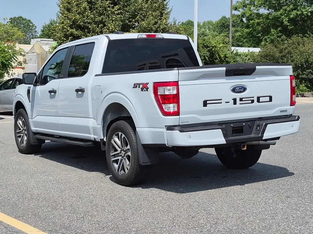 Used 2022 Space White Ford XL image 4
