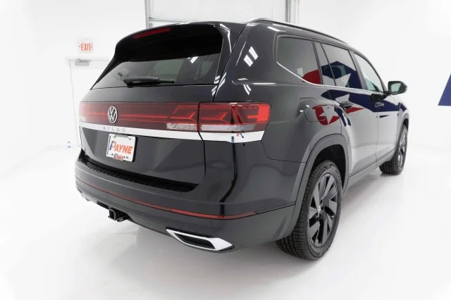 New 2026 Deep Black Pearl Volkswagen 2.0T SE w/Technology image 5