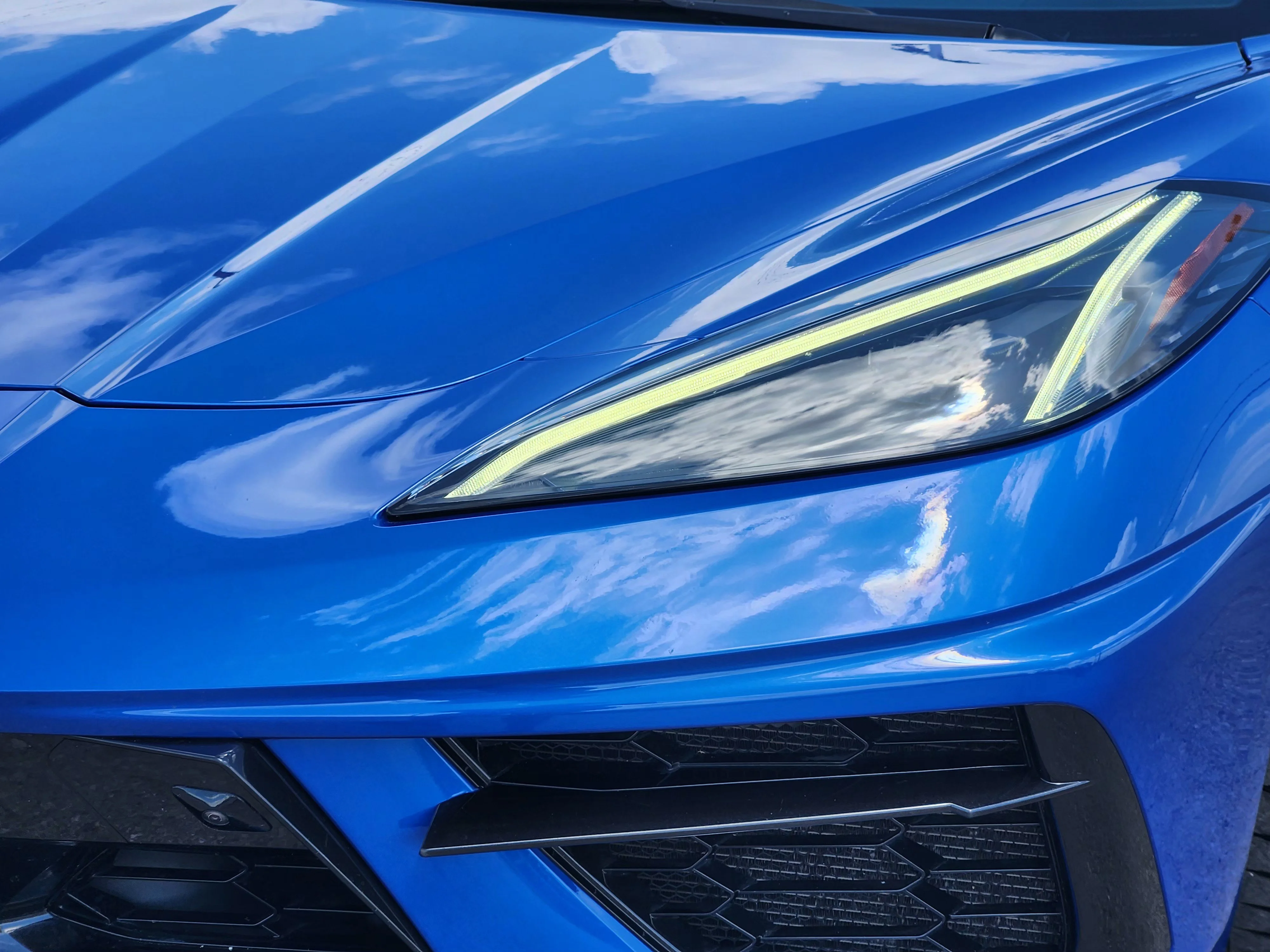 Used 2021 Elkhart Lake Blue Metallic Chevrolet Stingray 2LT image 8