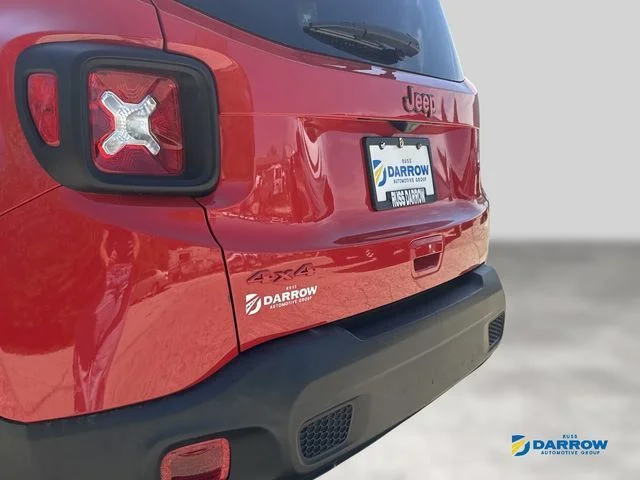 Used 2022 Red Jeep Latitude image 29
