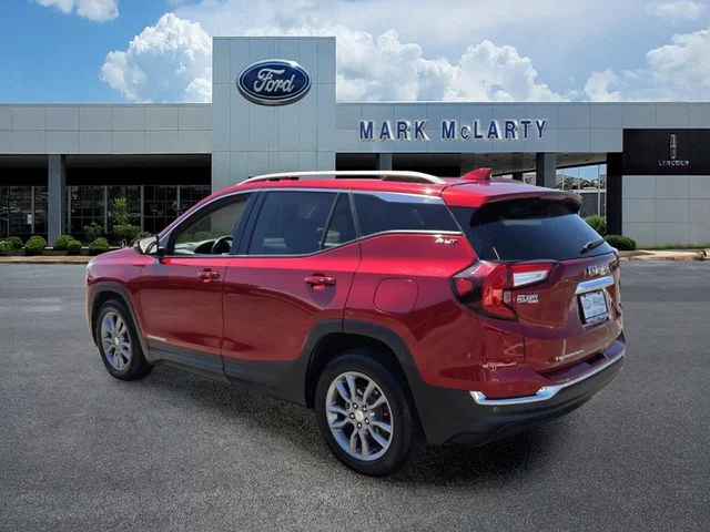 Used 2022 Red GMC SLT image 3