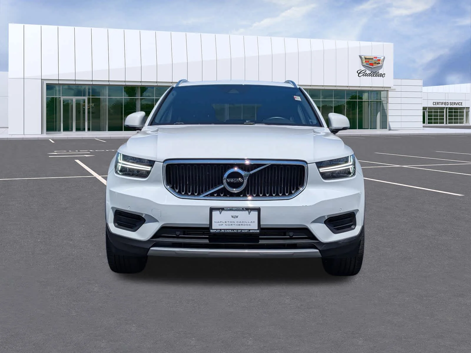 Used 2020 White Volvo Momentum image 2