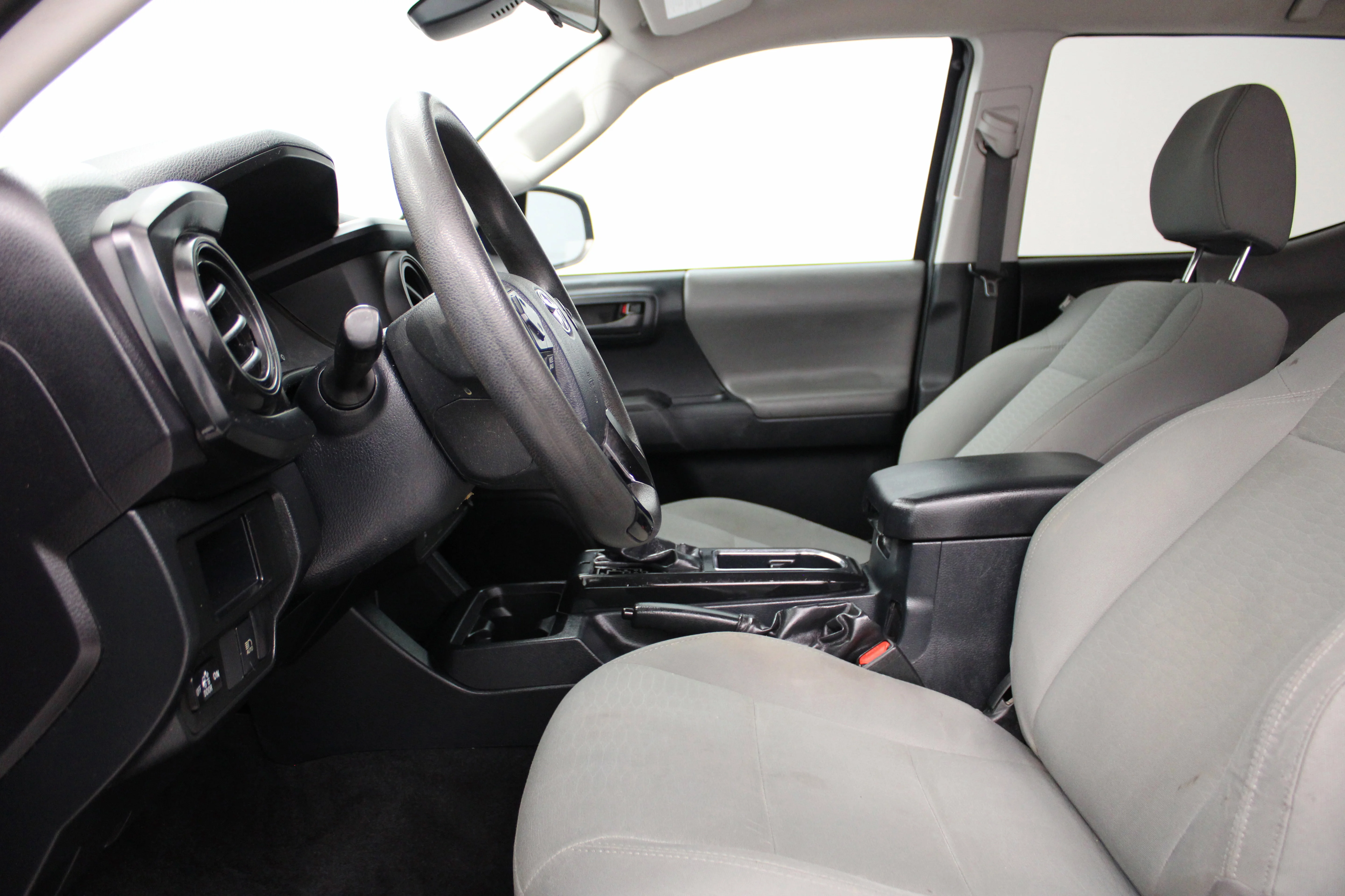 Used 2019 Magnetic Gray Metallic Toyota SR image 14