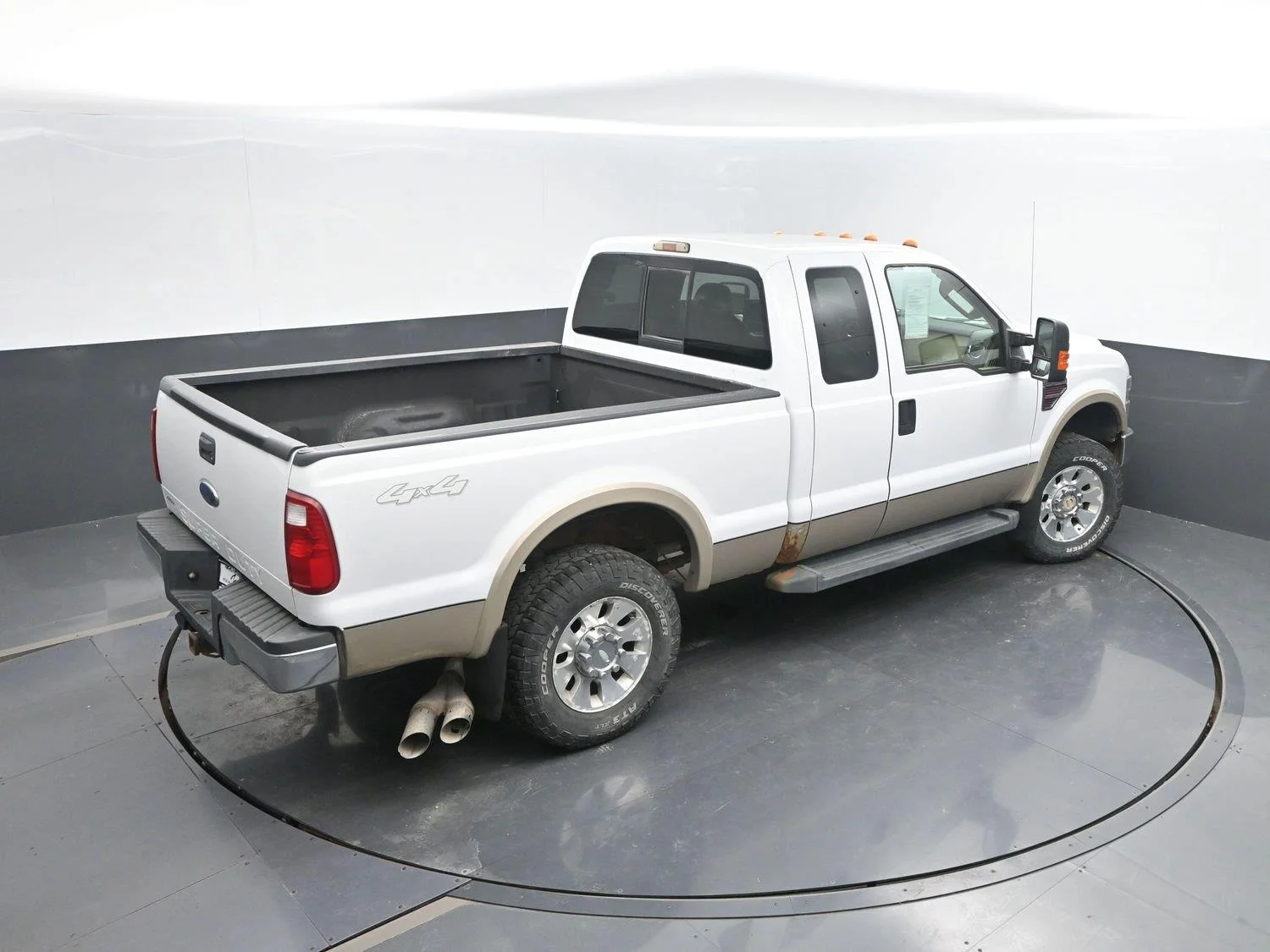 Used 2008 White Ford XL image 34
