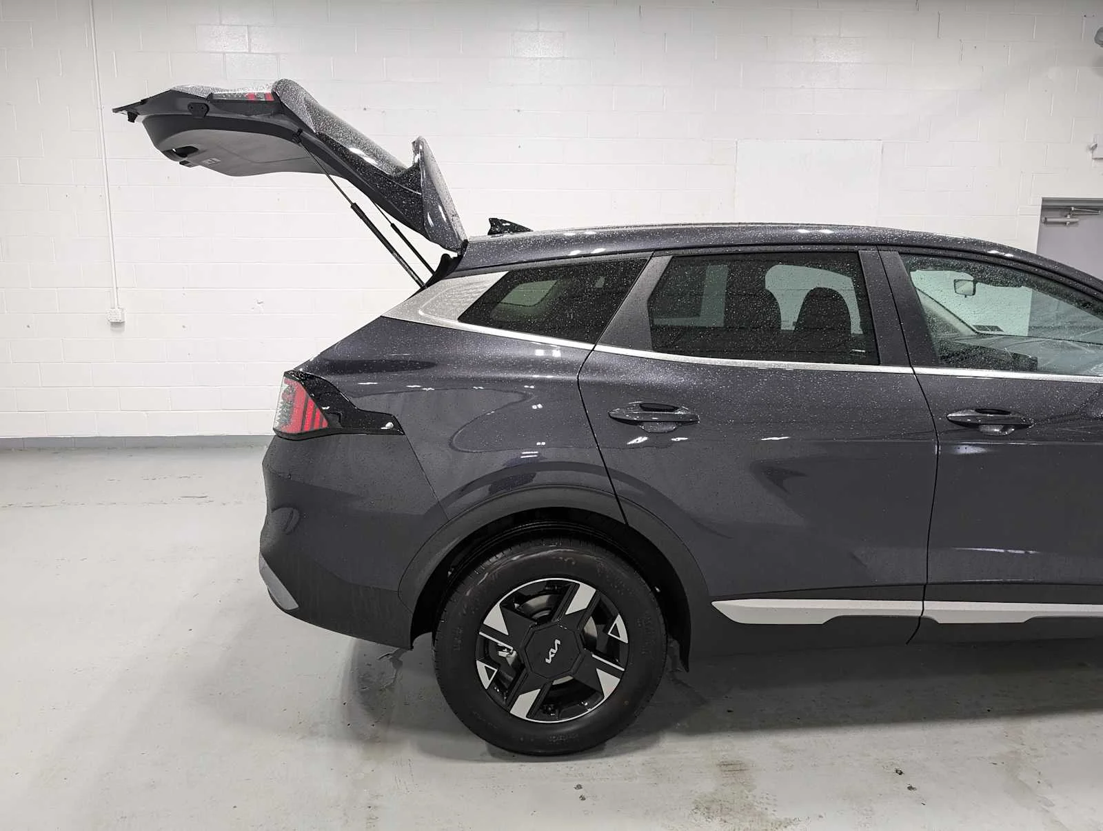 Used 2026 Panthera Metal Gray Kia LX image 8