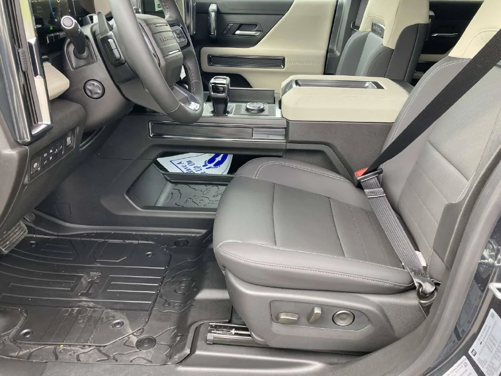 2026 GMC HUMMER EV 2X - Photo 16