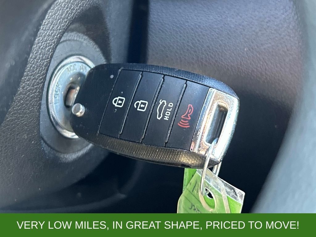 Used 2017 Silver Kia LX image 23