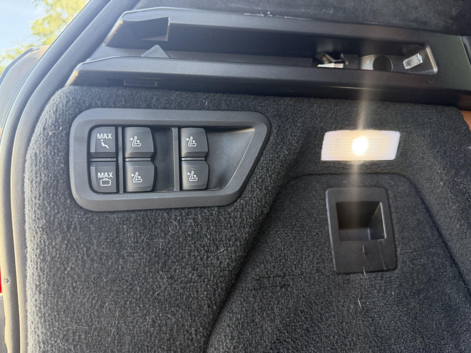 Used 2021 Black Sapphire Metallic BMW M50i image 28