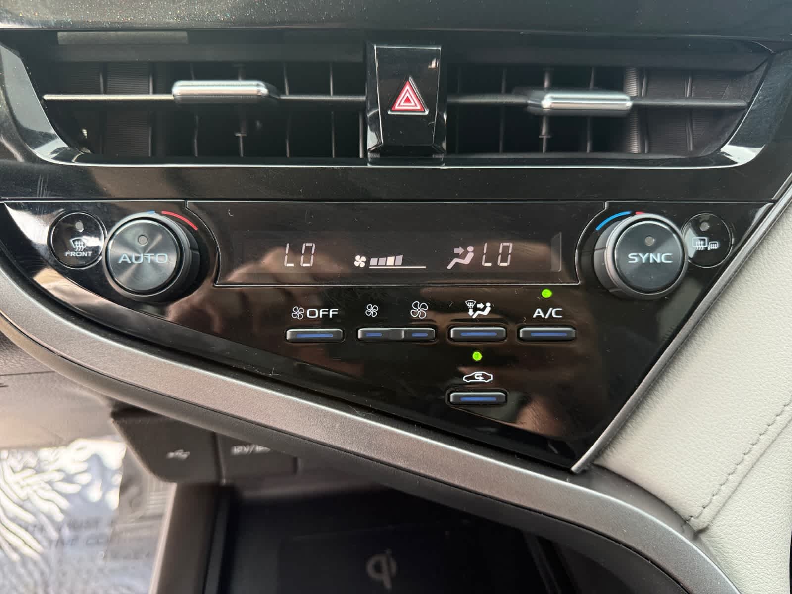 2021 Toyota Camry XSE - Photo 17