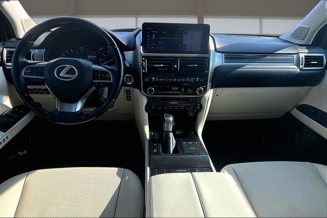 Used 2022 Black Lexus 460 image 16