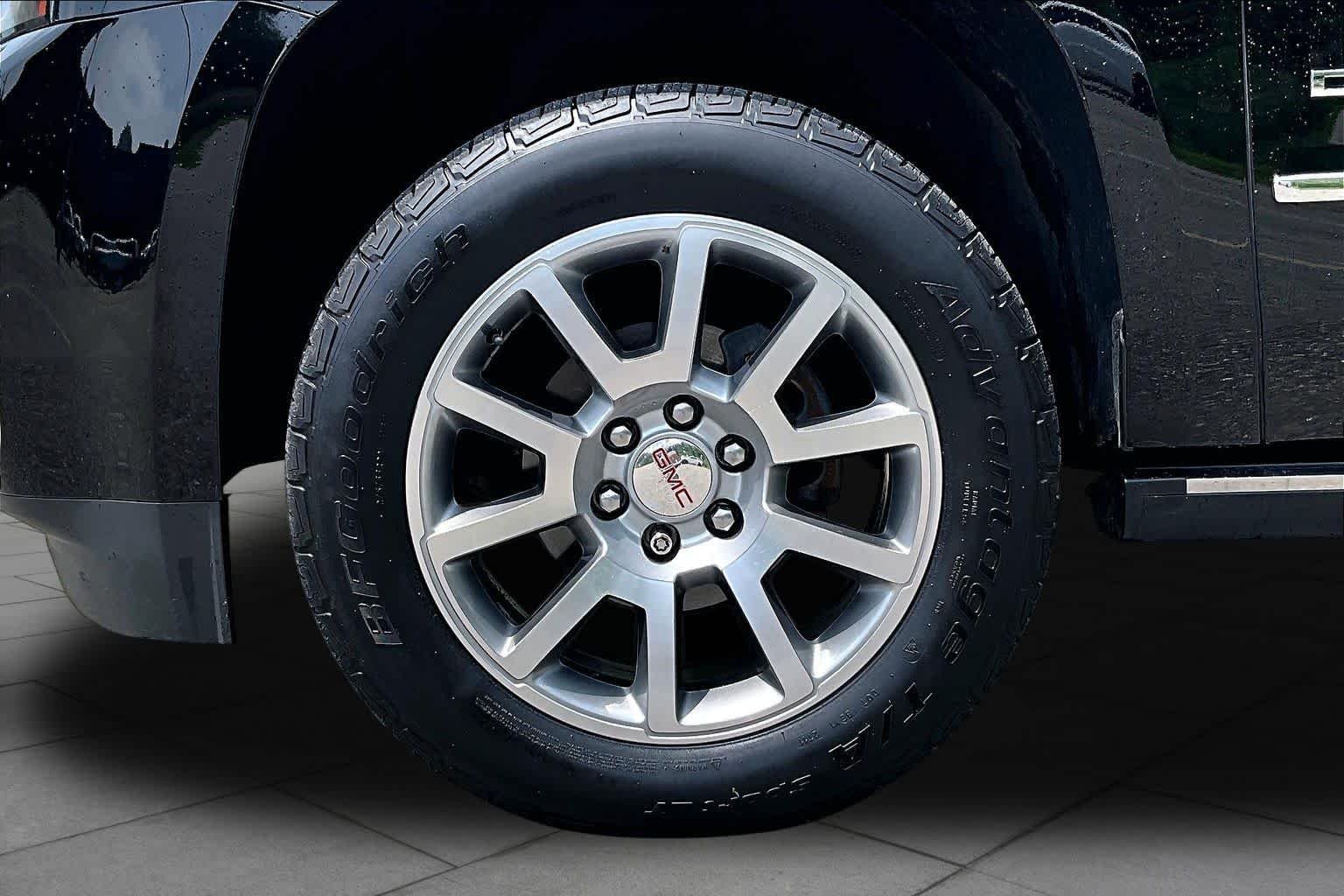 Used 2019 Onyx Black GMC Denali image 11