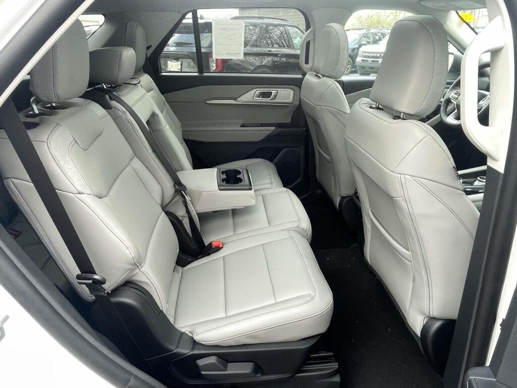 New 2026 Star White Metallic Tri-Coat Ford Active w/200A Pkg image 23