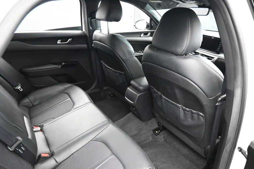 Used 2023 Glacial White Pearl Kia GT-Line image 40