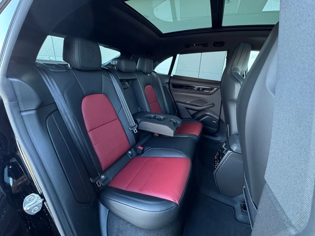 2025 Porsche Macan S - Photo 35