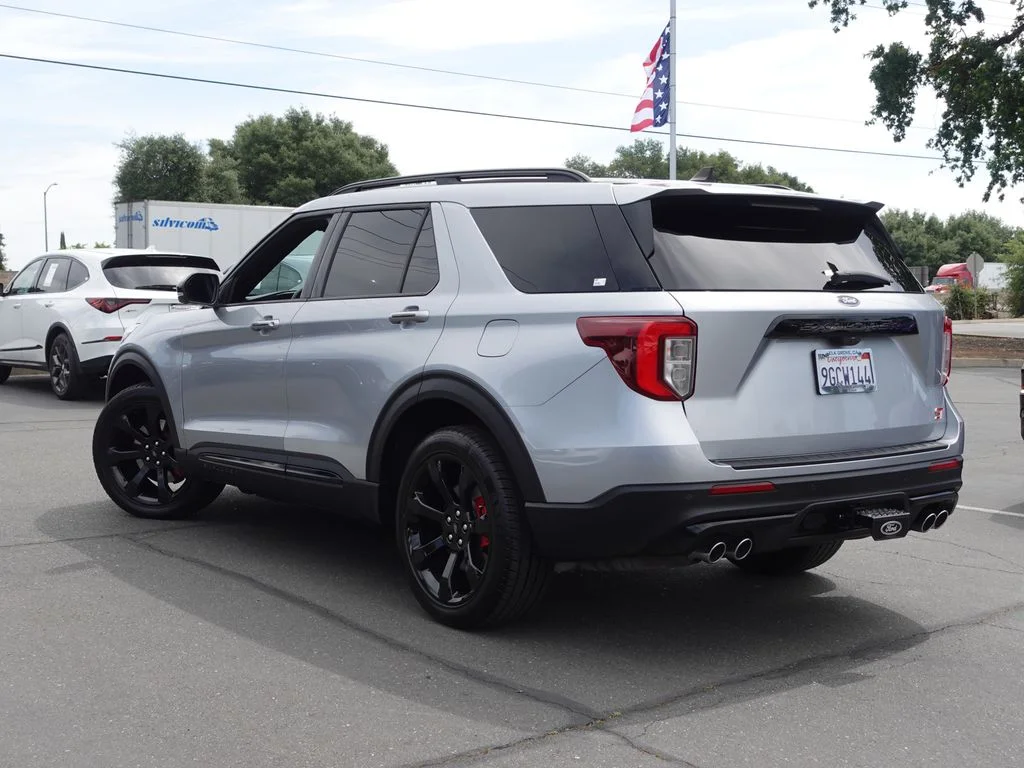 Used 2023 Silver Metallic Ford ST image 9
