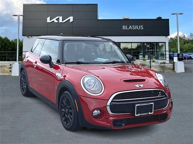 2018 Mini Cooper 2 Door Hardtop S photo 2